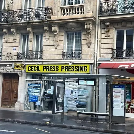 Superbe A Lecourbe Avec Terrasse شقة *
